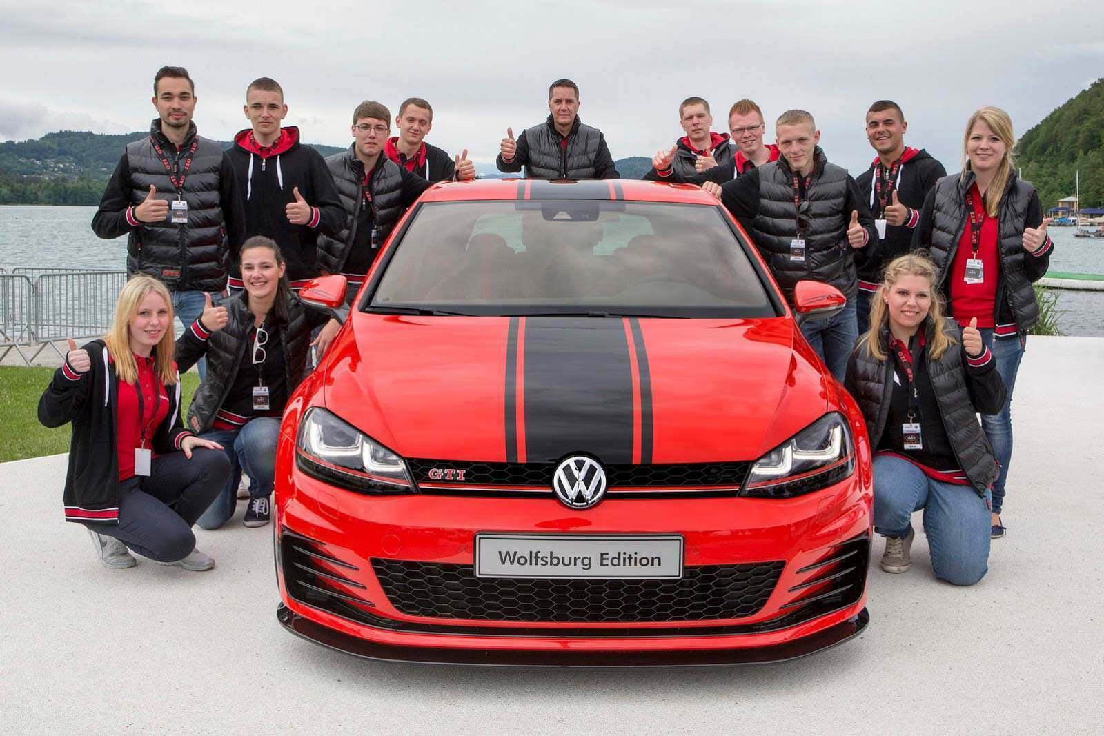 Стажеры Фольксваген и их Golf GTI Wolfsburg Edition. 2014 г. Стажеры Фольксваген и их Golf GTI Wolfsburg Edition. 2014 г.