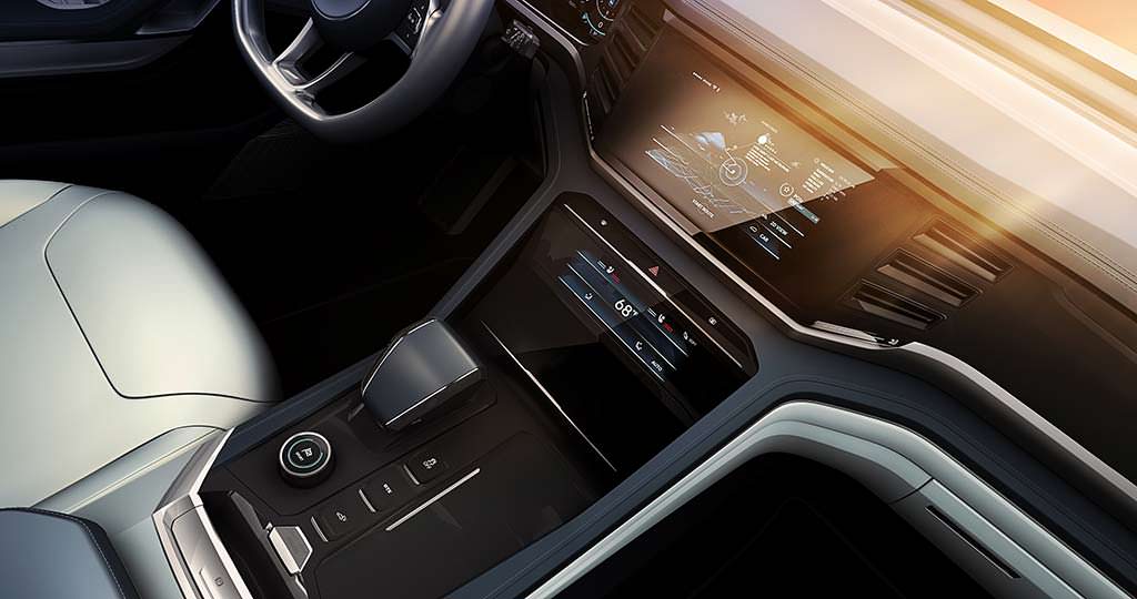 Три сенсорных экрана в салоне VW Atlas Cross Sport Concept Три сенсорных экрана в салоне VW Atlas Cross Sport Concept