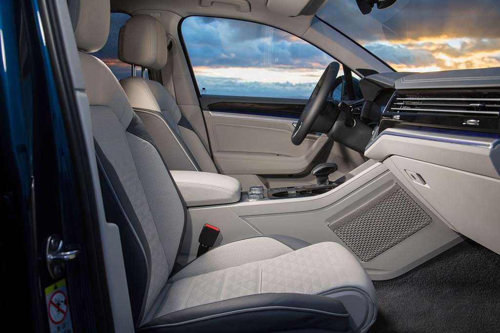 Фото салона Volkswagen Touareg 2019