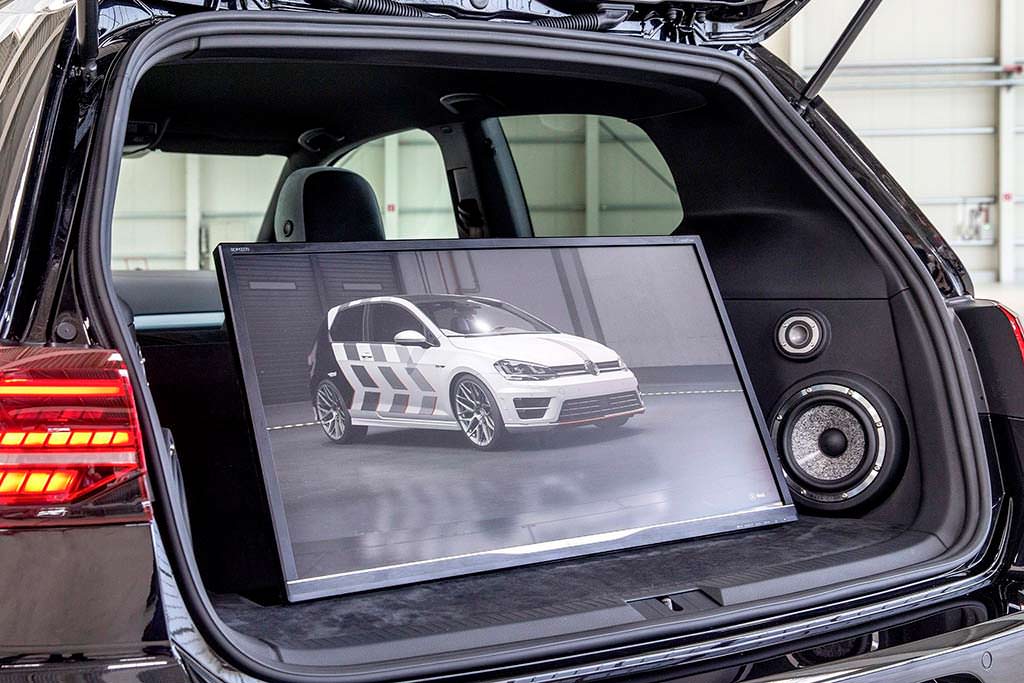 Монитор в багажнике Volkswagen Golf GTI Next Level Монитор в багажнике Volkswagen Golf GTI Next Level