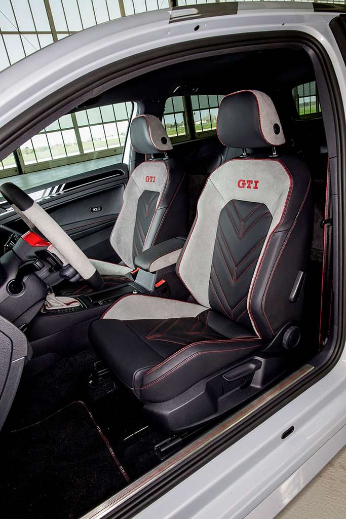 Спортивные сиденья Volkswagen Golf GTI Next Level Спортивные сиденья Volkswagen Golf GTI Next Level