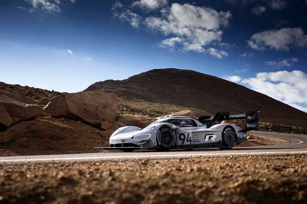 Абсолютный рекордсмен Volkswagen I.D. R Pikes Peak Абсолютный рекордсмен Volkswagen I.D. R Pikes Peak