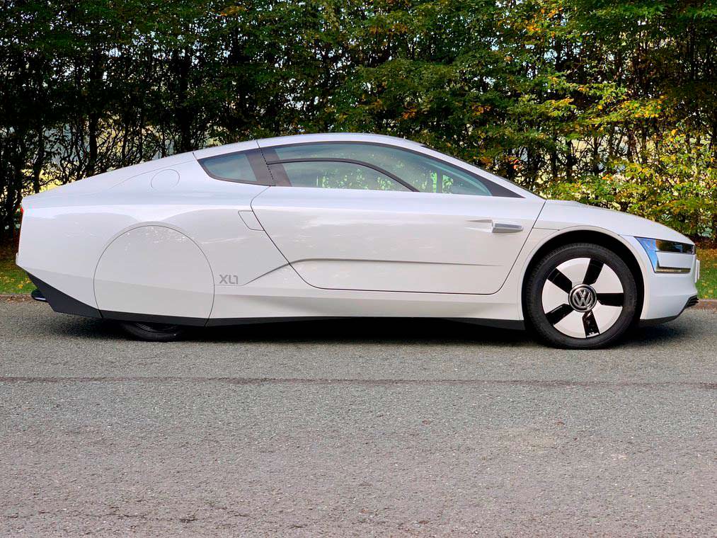 Почти новый Volkswagen XL1 2015 года выпуска Почти новый Volkswagen XL1 2015 года выпуска