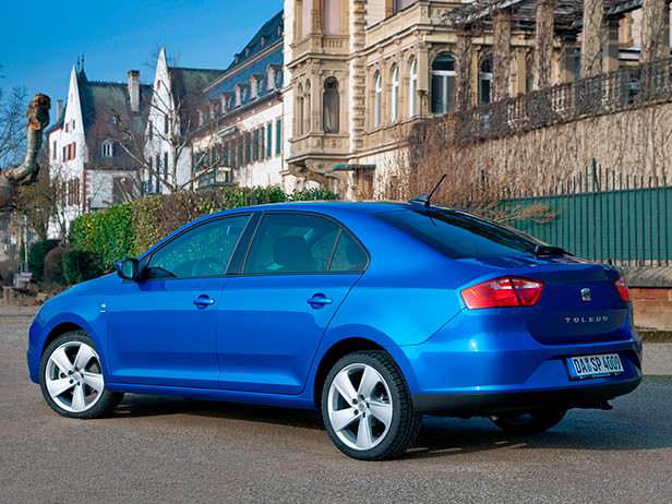 Компактный седан SEAT Toledo Компактный седан SEAT Toledo