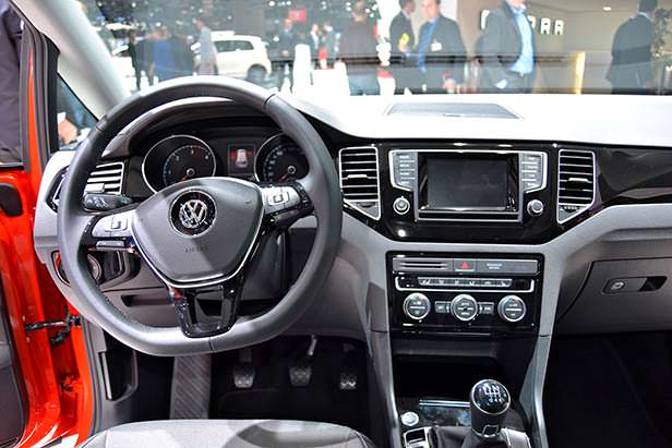 Фото салона Volkswagen Golf Sportsvan