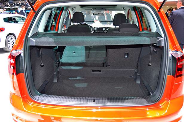 Вместительный багажник VW Golf Sportsvan