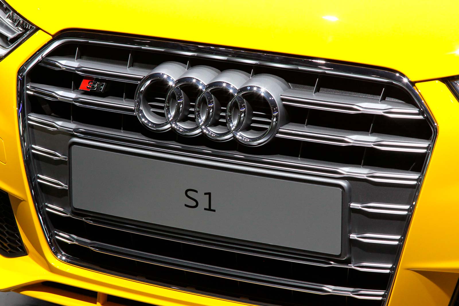 Фото | Решетка радиатора Audi S1 Sportback