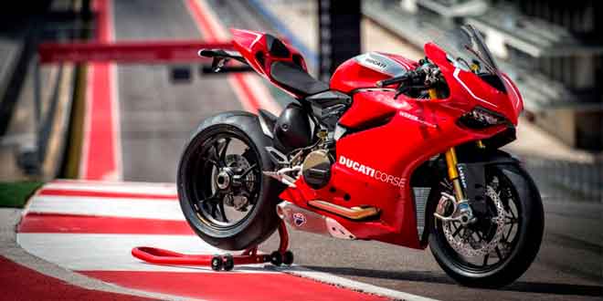 Супербайк Ducati 1199 Superleggera пошел в серию | видео
