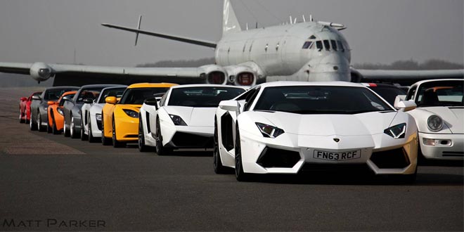 Суперкар Lamborghini Aventador