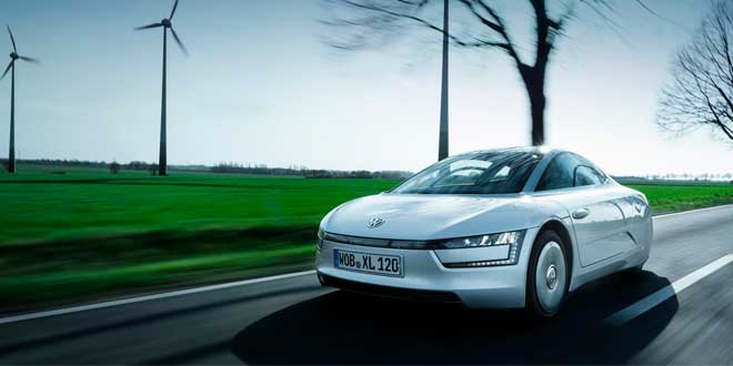 Фото | Volkswagen XL1 на дороге