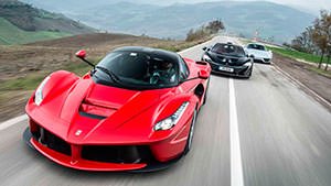 Ferrari LaFerrari vs McLaren P1 vs Porsche 918
