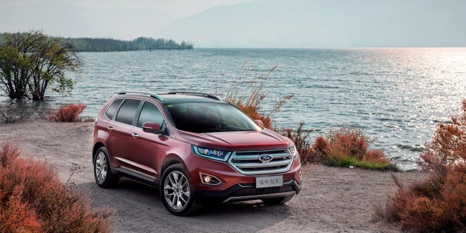 Семиместный внедорожник Ford Edge Titanium