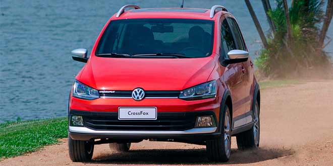 Вышел новый Volkswagen CrossFox — хэтчбек для бездорожья | фото