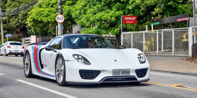 Porsche 918 Spyder Weissach Package