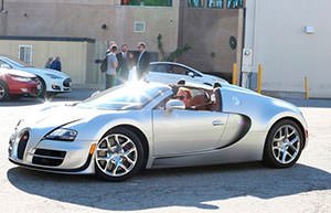 Арнольд Шварцнеггер за рулем Bugatti Veyron Grand Sport Vitesse