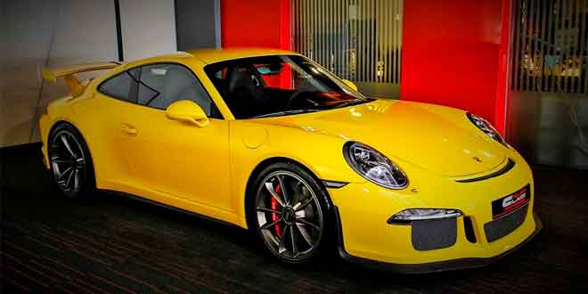 Porsche 911 GT3 Racing Yellow