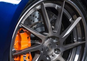 Оранжевые суппорта под дисками Brixton Forged R10D