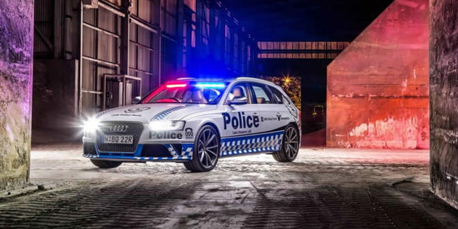 Полицейская Audi RS4 Avant