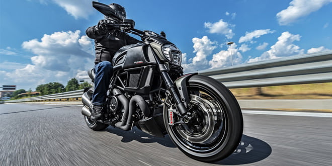 Ducati Diavel Carbon