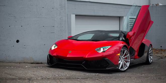 Фото дня: Красный Lamborghini Aventador оттенка Rosso Mars