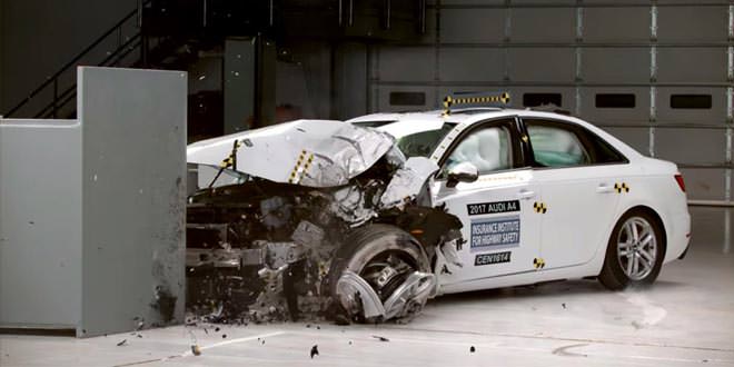 Фото Audi A4 после краш-теста IIHS