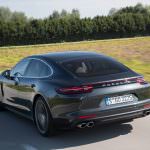 Новая Porsche Panamera Turbo. Вид сзади