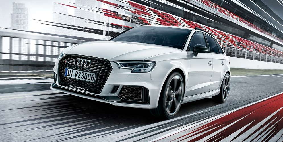 «Заряженный» хэтчбек Audi RS3 обновился | фото, видео, инфо