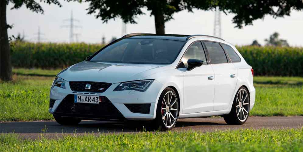 Универсал SEAT Leon Cupra ST на дисках Vossen VFS-1 | фото