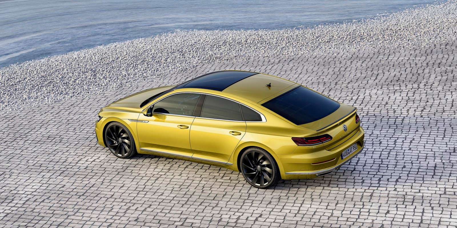 Купеобразный седан Volkswagen Arteon