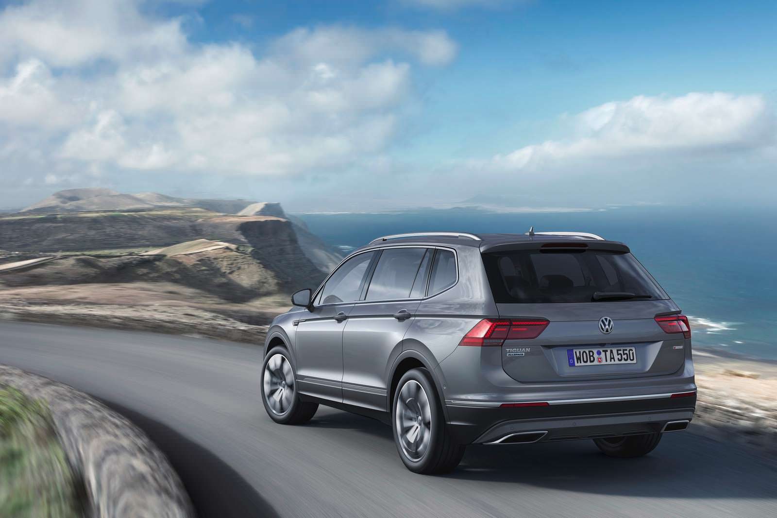 Семиместный Volkswagen Tiguan Allspace 2017