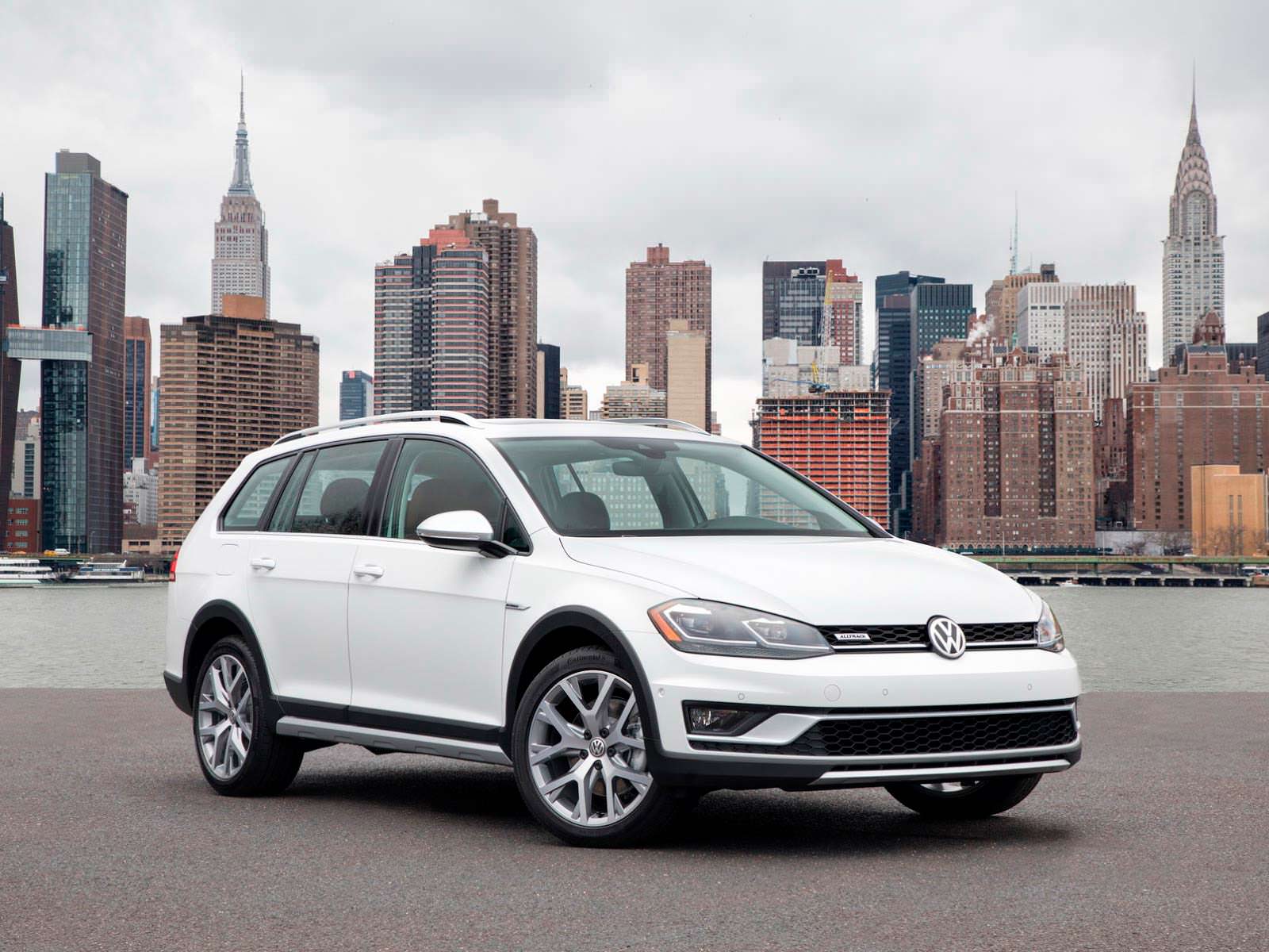 Фото | Внедорожный универсал Volkswagen Golf Alltrack 2018