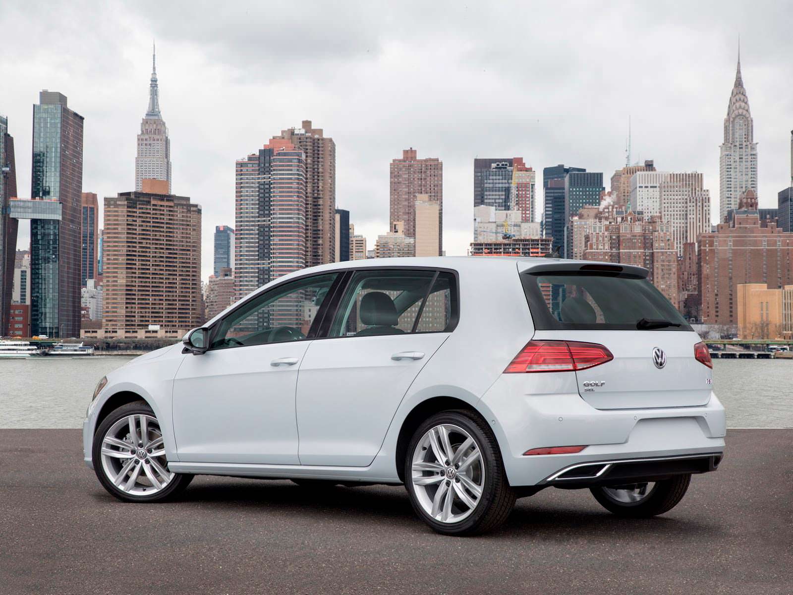 Фото | Новый Volkswagen Golf SEL 2018 года