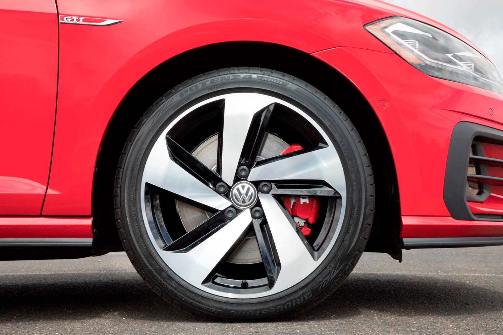 Фото | Колеса Volkswagen Golf GTI 2018 года для США