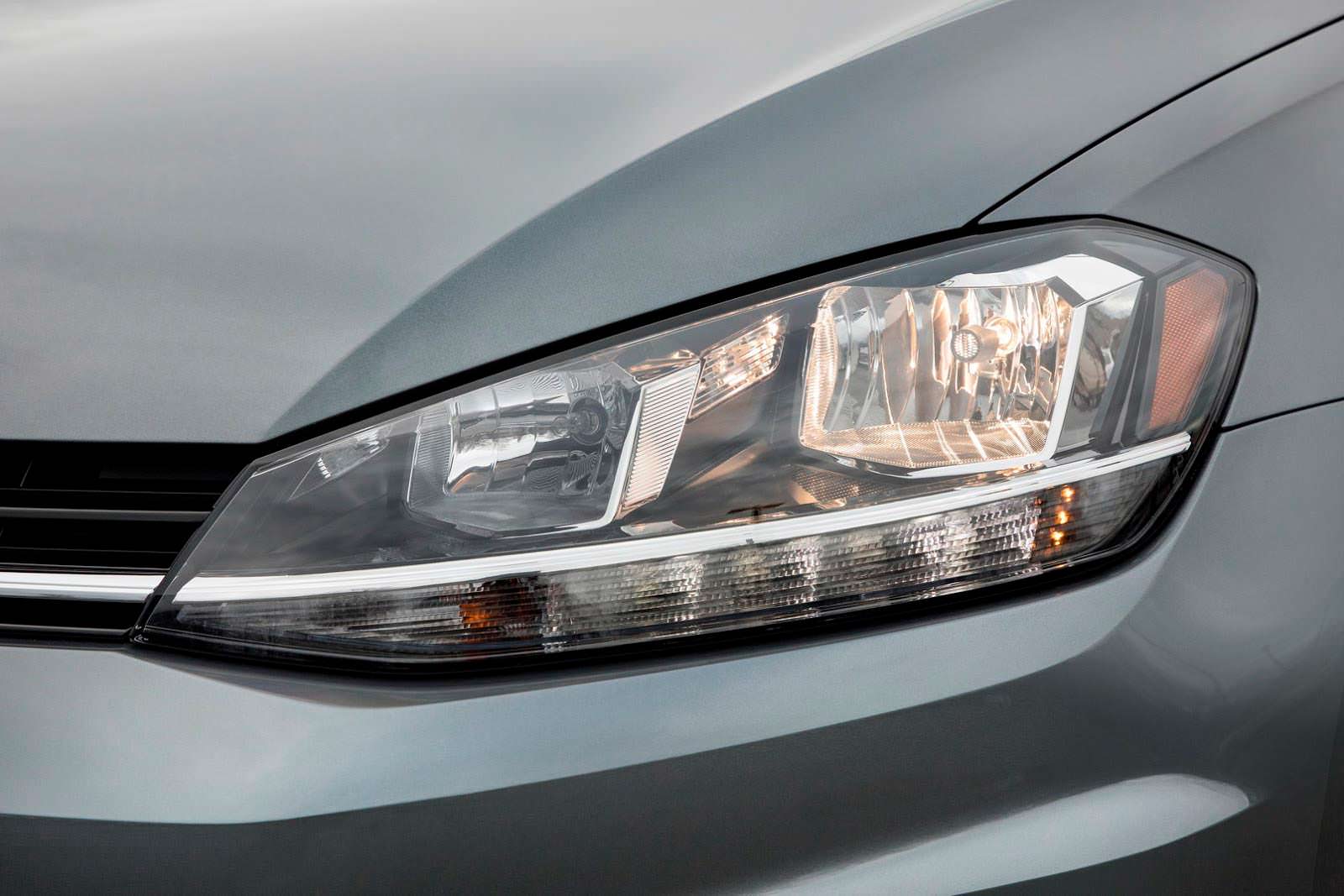 Фото | Светодиодные фары Volkswagen Golf SportWagen 2018