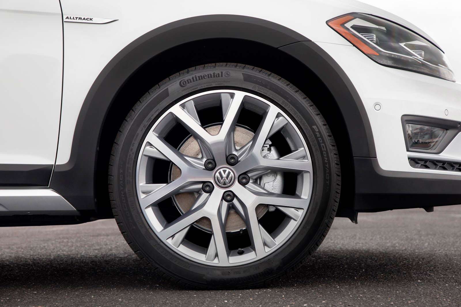 Фото | Колеса Volkswagen Golf Alltrack 2018 для США