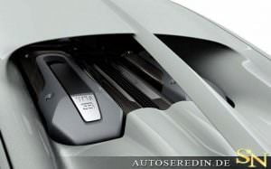 Фото | Моторній отсек Bugatti Chiron