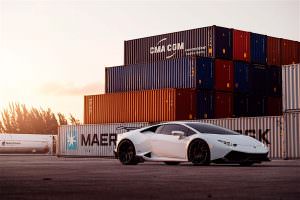 Фото | Суперкар в доках Lamborghini Huracan