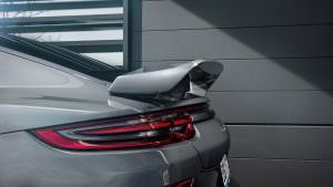 Фиксированный спойлер на крышке багажника Porsche Panamera