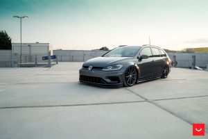 Универсал с малым клиренсом Volkswagen Golf R Variant 2017