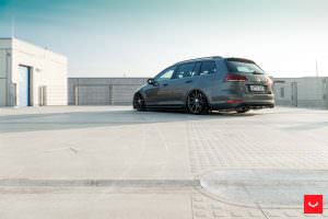 Универсал VW Golf R Variant 2017 года от Vossen