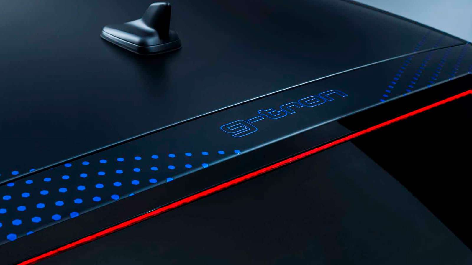 Надпись G-Tron над задним стеклом Audi A5 Sportback G-Tron