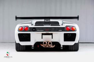 Белый Lamborghini Diablo GTR 2000 года выпуска