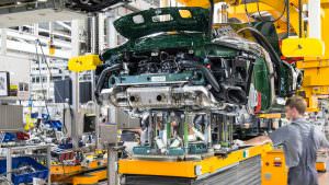 Конвейер на заводе в Цуффенхаузене. Миллионный Porsche 911