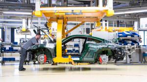 Конвейер на заводе в Цуффенхаузене. Миллионный Порше 911