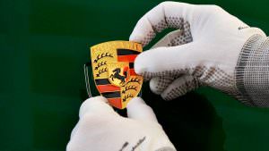 Логотип Porsche 911 Carrera S