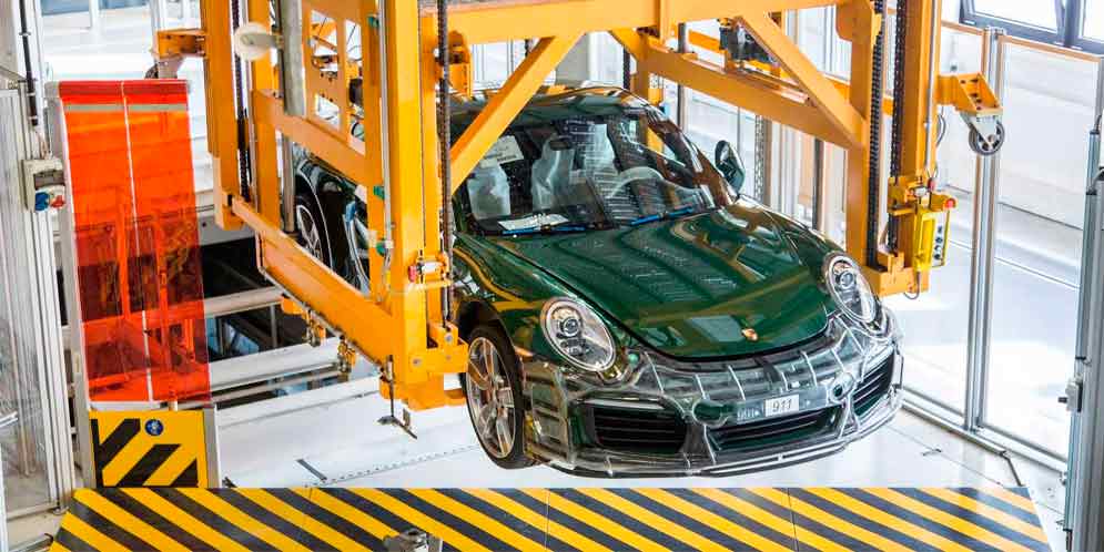 Миллионный Porsche 911 сошел с конвейера и уехал в музей