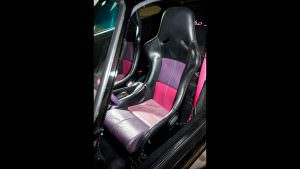 Кожаные сиденья Porsche 911 Turbo S Leichtbau 1993 года