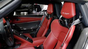 Кожаные сиденья Porsche 918 Spyder Weissach Package