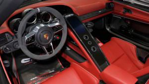 Фото | Салон Porsche 918 Spyder Weissach Package