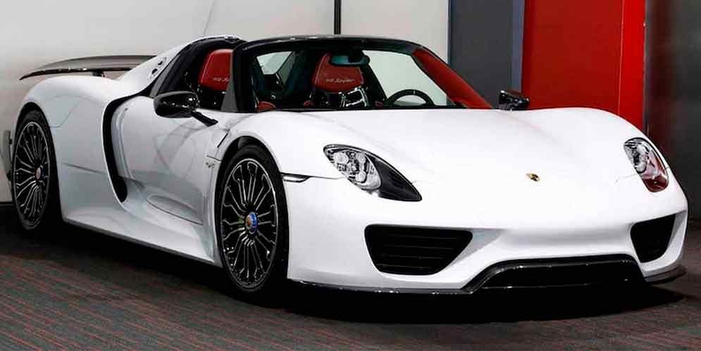 В Дубае продают новый Porsche 918 Spyder без пробега | фото